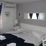Karmelita'S Place - Apartmani