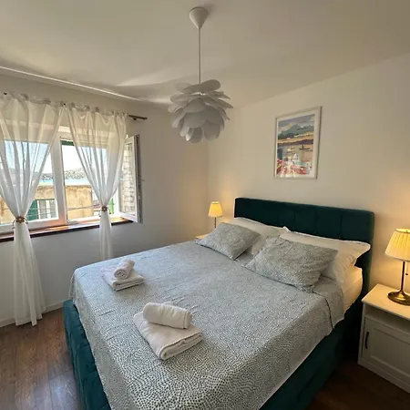 Karmelita'S Place - Apartmani