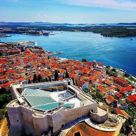 Karmelita's Place -studio Lägenhet Šibenik