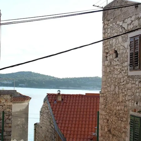 Karmelita's Place -studio * Šibenik