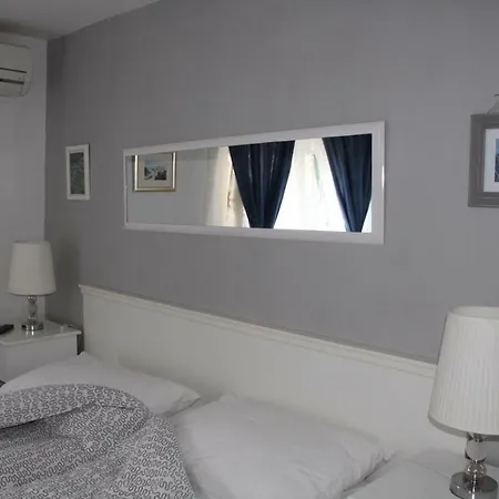Karmelita'S Place - Apartmani Apartment