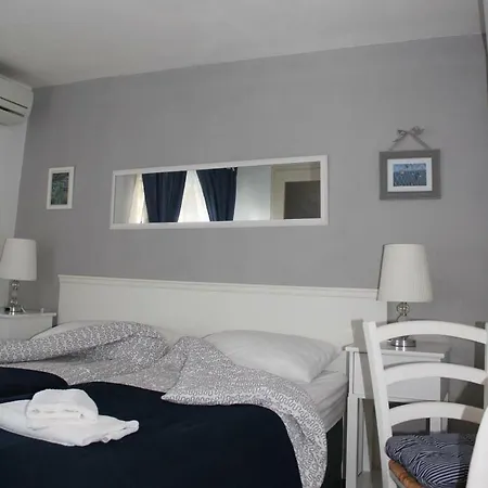 Karmelita's Place -studio