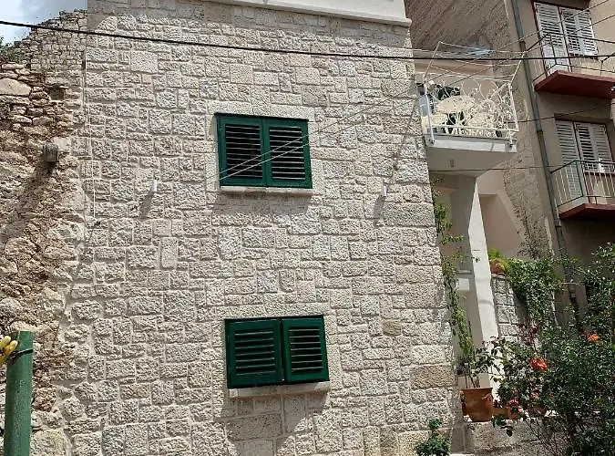 Karmelita'S Place -Studio Šibenik